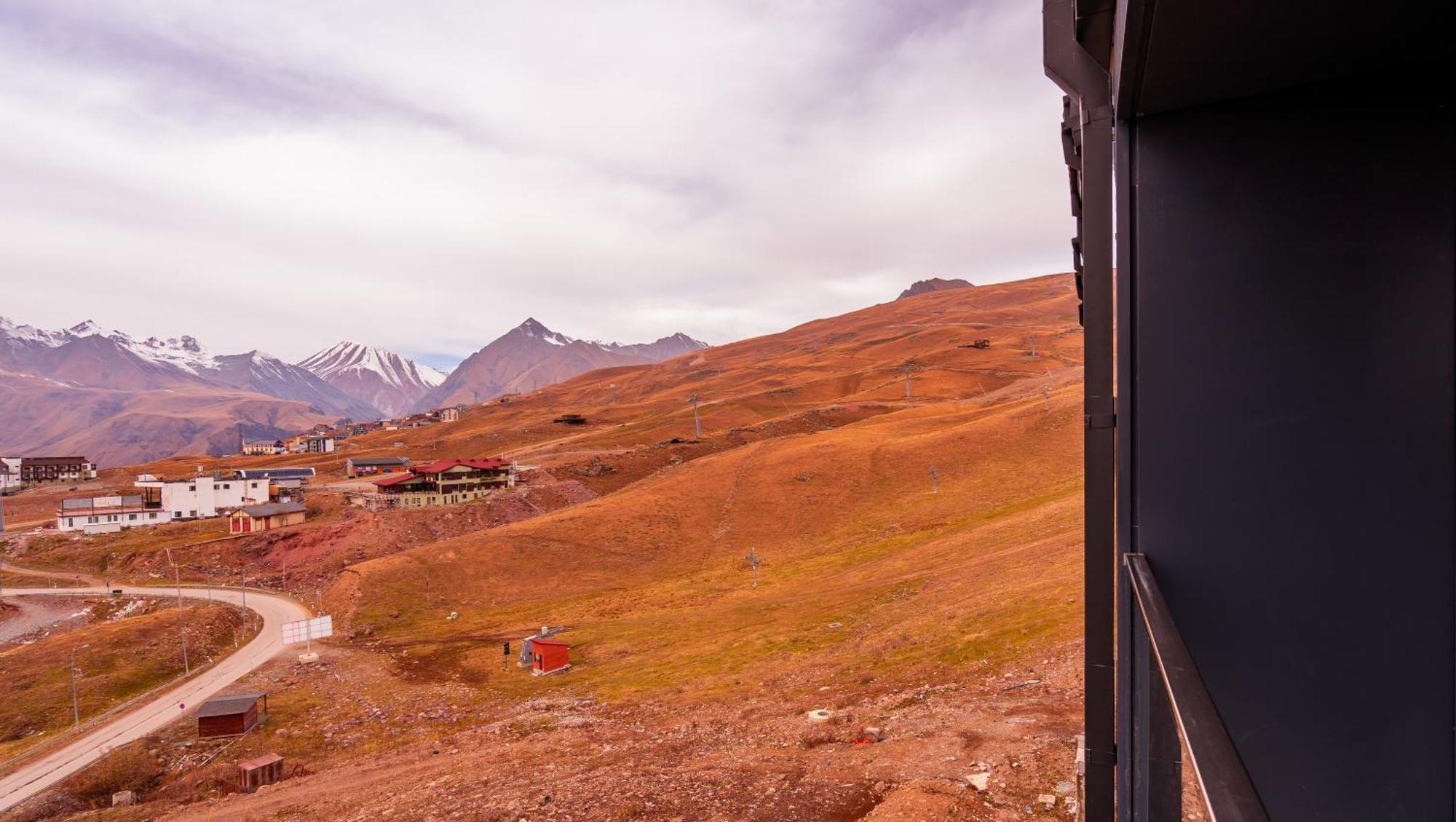 Gvc New Gudauri Alpic Mountain View Leilighet Eksteriør bilde